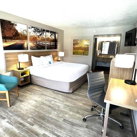 Days Inn By Wyndham Wildwood I-75 Εξωτερικό φωτογραφία