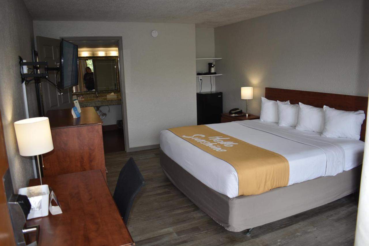 Days Inn By Wyndham Wildwood I-75 Εξωτερικό φωτογραφία