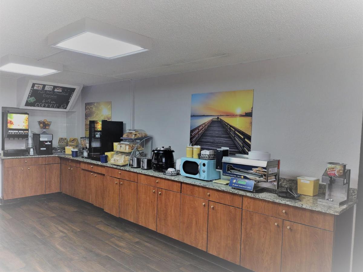 Days Inn By Wyndham Wildwood I-75 Εξωτερικό φωτογραφία