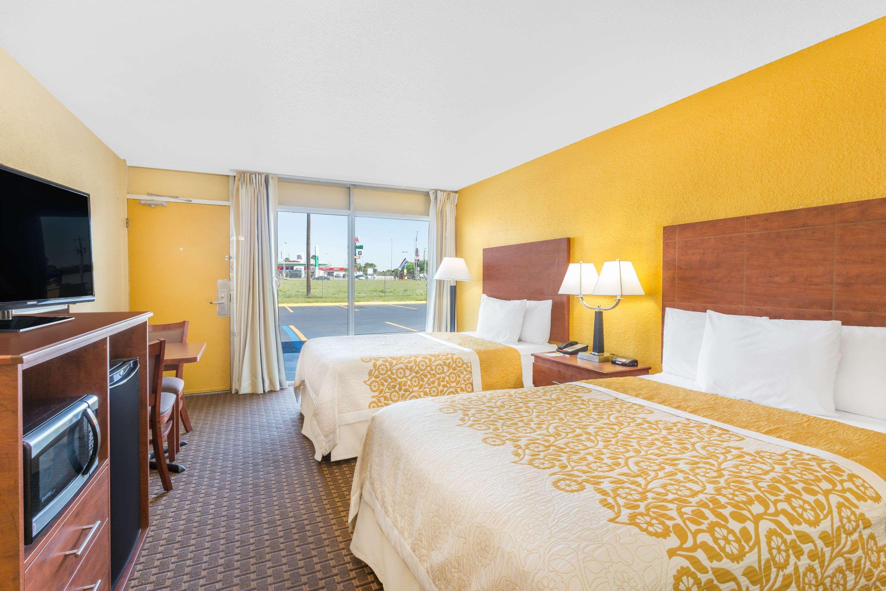 Days Inn By Wyndham Wildwood I-75 Εξωτερικό φωτογραφία