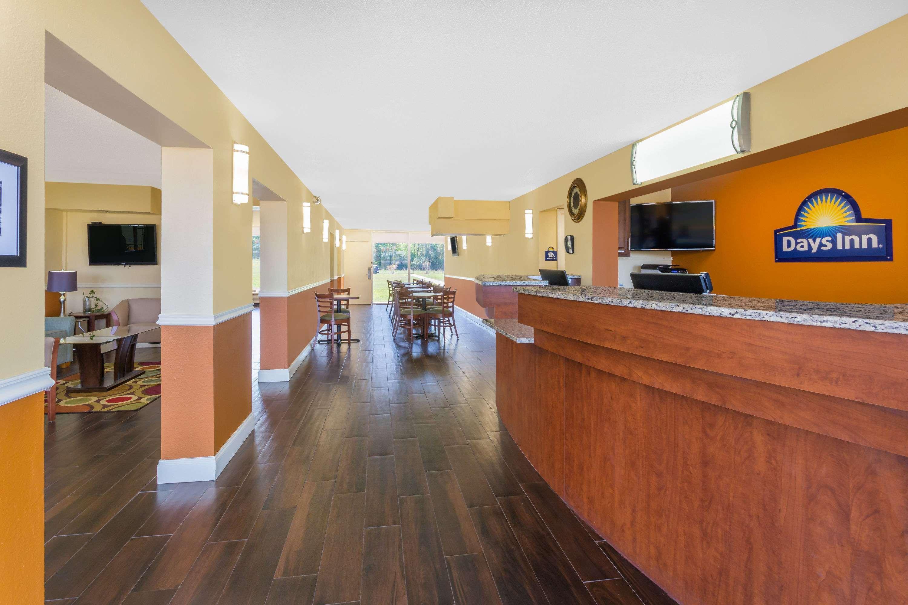 Days Inn By Wyndham Wildwood I-75 Εξωτερικό φωτογραφία