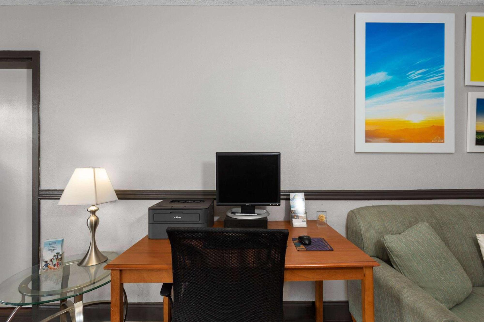 Days Inn By Wyndham Wildwood I-75 Εξωτερικό φωτογραφία