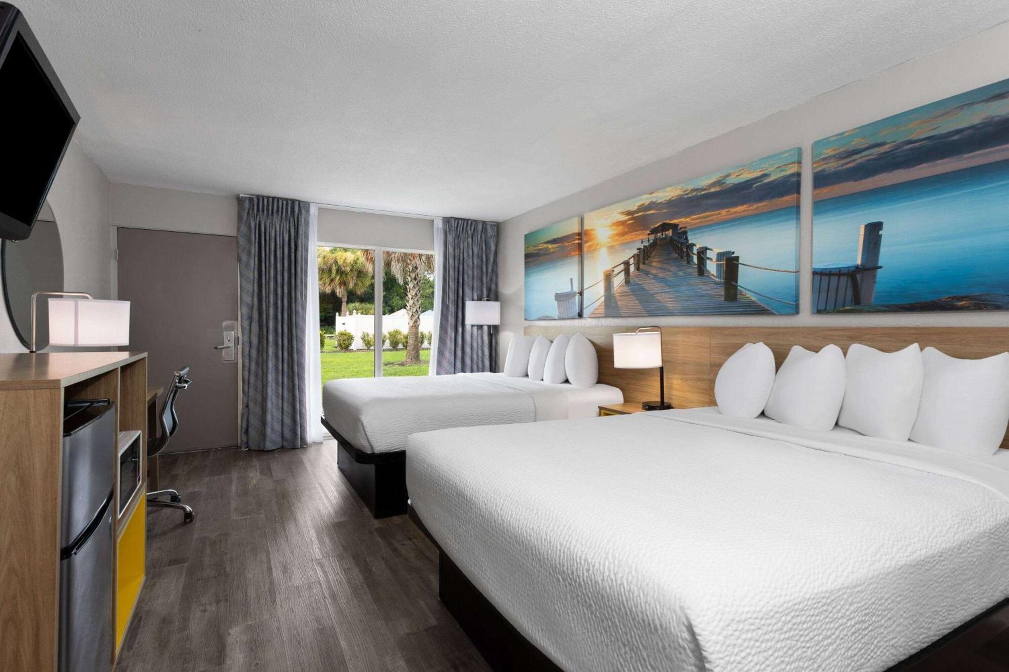 Days Inn By Wyndham Wildwood I-75 Εξωτερικό φωτογραφία