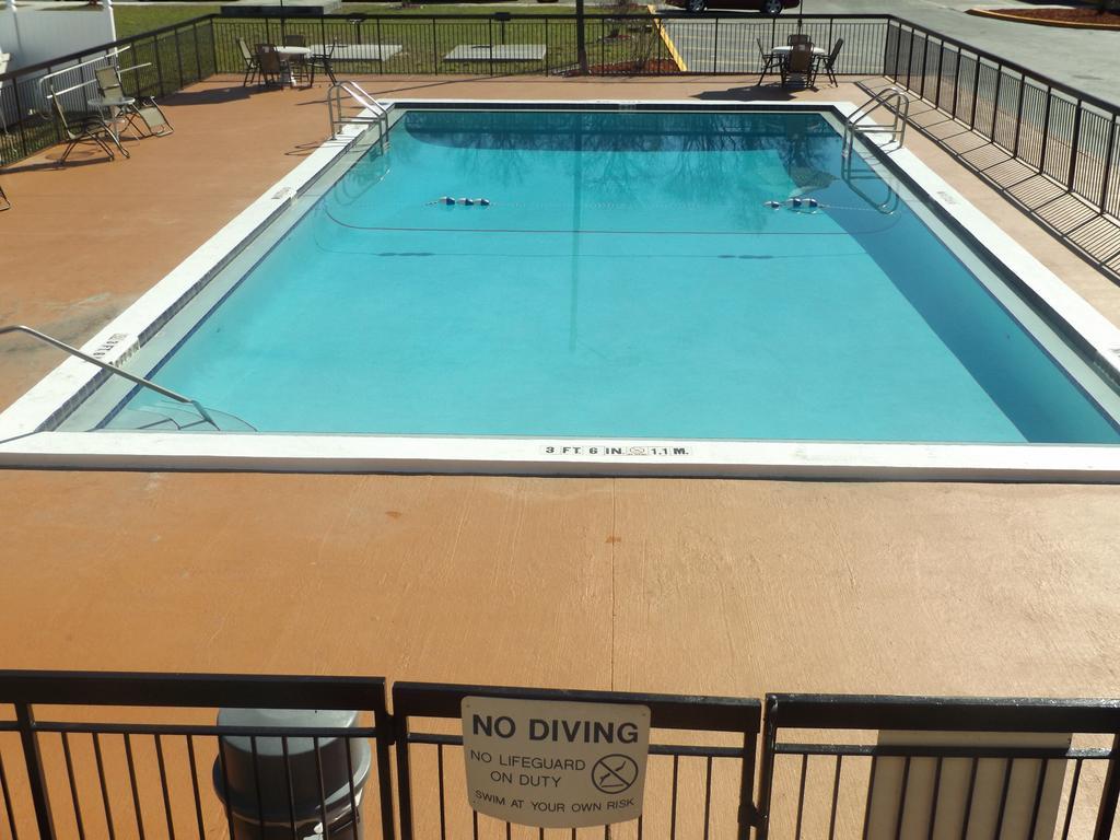 Days Inn By Wyndham Wildwood I-75 Εξωτερικό φωτογραφία