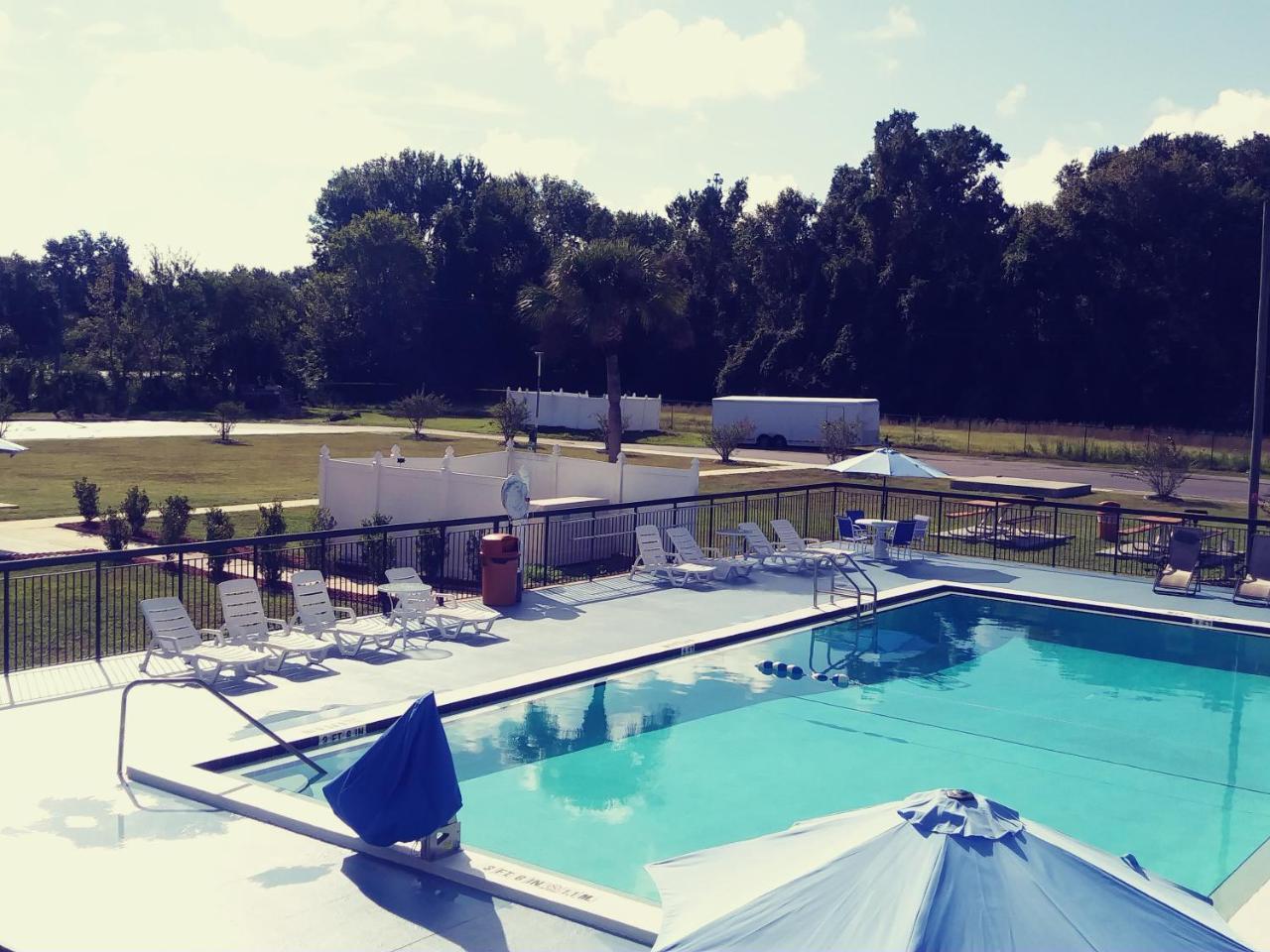 Days Inn By Wyndham Wildwood I-75 Εξωτερικό φωτογραφία